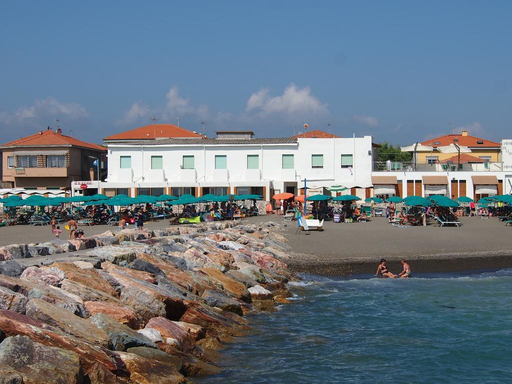 Hotel Aurora Marina di Cecina Zewnętrze zdjęcie